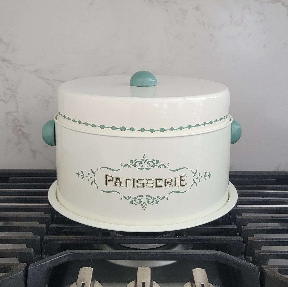 RETRO STYLE CREAM & SAGE GREEN "PATISSERIE" CAKE CARRIER - Picture 10 of 10